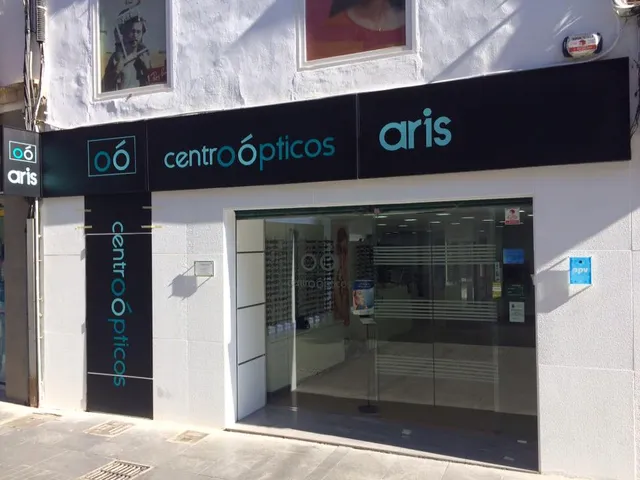 Trabajo de fachadas realizado por Rótulos Pixeles, proyecto 1
