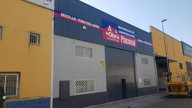 Trabajo de fachadas realizado por Rótulos Pixeles, proyecto 7