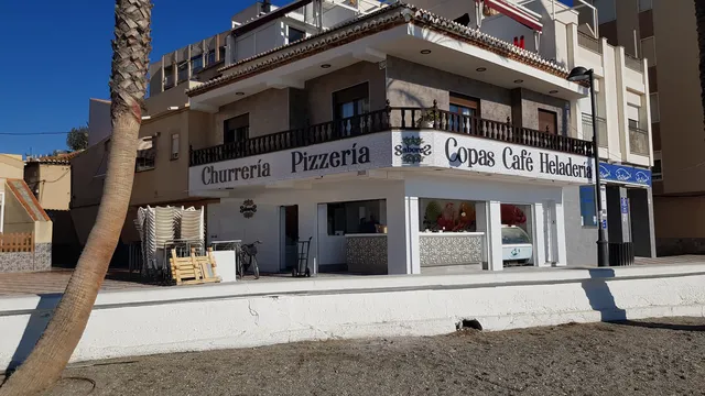 Trabajo de fachadas realizado por Rótulos Pixeles, proyecto 24