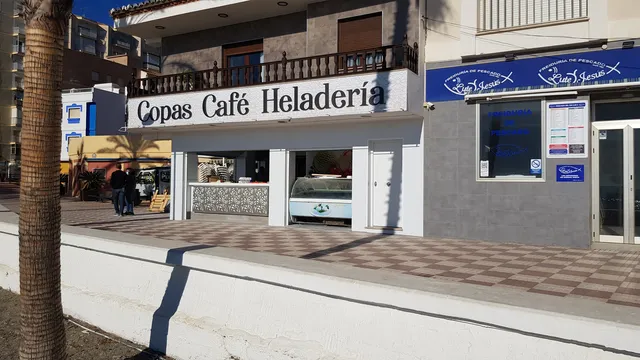 Trabajo de fachadas realizado por Rótulos Pixeles, proyecto 26
