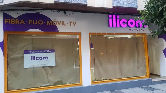 Trabajo de fachadas realizado por Rótulos Pixeles, proyecto 28