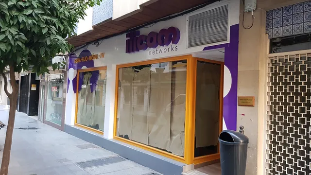 Trabajo de fachadas realizado por Rótulos Pixeles, proyecto 33