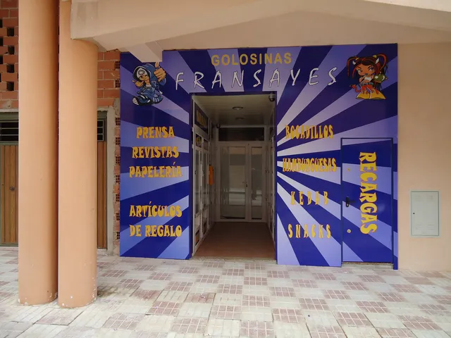 Trabajo de fachadas realizado por Rótulos Pixeles, proyecto 44
