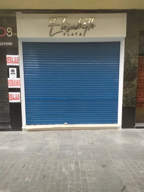 Trabajo de fachadas realizado por Rótulos Pixeles, proyecto 46