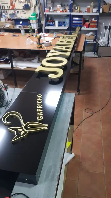 Trabajo de letras corpóreas realizado por Rótulos Pixeles, proyecto 44