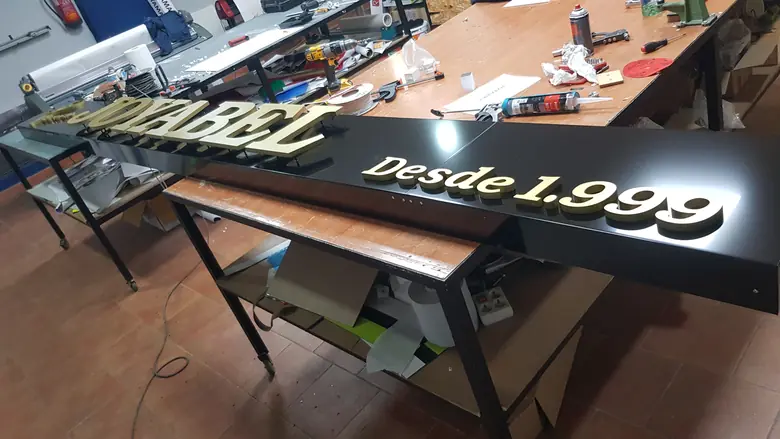 Trabajo de letras corpóreas realizado por Rótulos Pixeles, proyecto 45