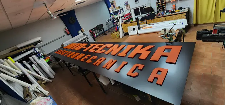 Trabajo de letras corpóreas realizado por Rótulos Pixeles, proyecto 89