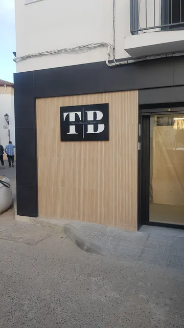 Trabajo de rótulos luminosos realizado por Rótulos Pixeles, proyecto 18