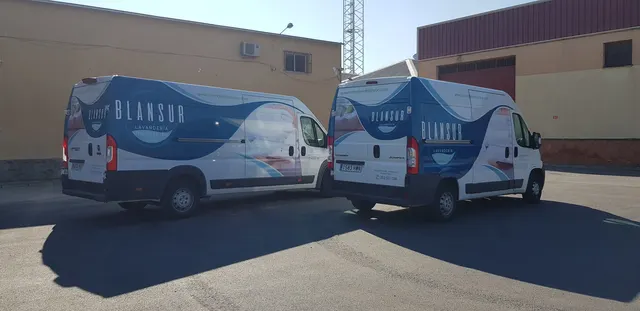 Trabajo de rotulación de vehículos realizado por Rótulos Pixeles, proyecto 13