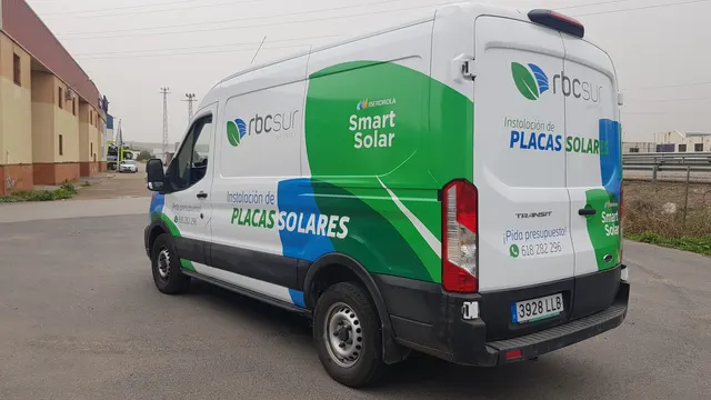 Trabajo de rotulación de vehículos realizado por Rótulos Pixeles, proyecto 43