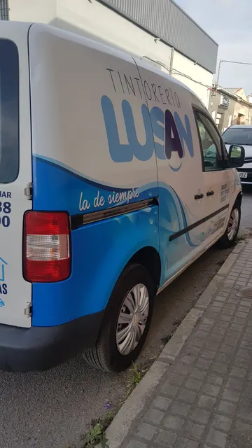 Trabajo de rotulación de vehículos realizado por Rótulos Pixeles, proyecto 60