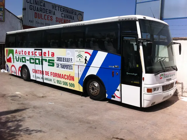 Trabajo de rotulación de vehículos realizado por Rótulos Pixeles, proyecto 103