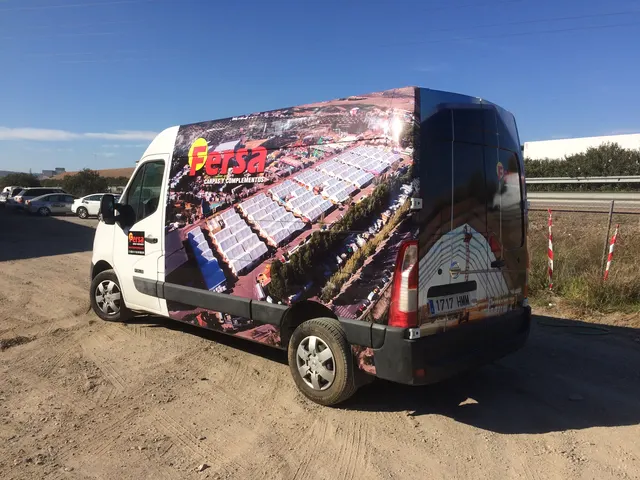 Trabajo de rotulación de vehículos realizado por Rótulos Pixeles, proyecto 121